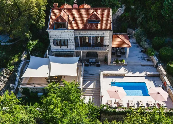 City Beach With Pool And Sea View